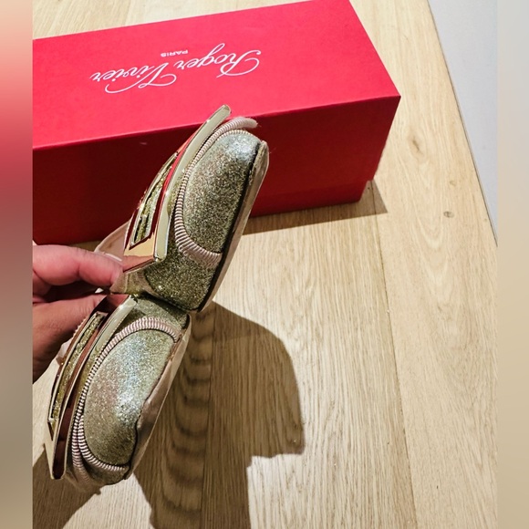 Roger Viver. Gold sparkling shoes. Size 6.5. Authentic - Picture 3 of 7